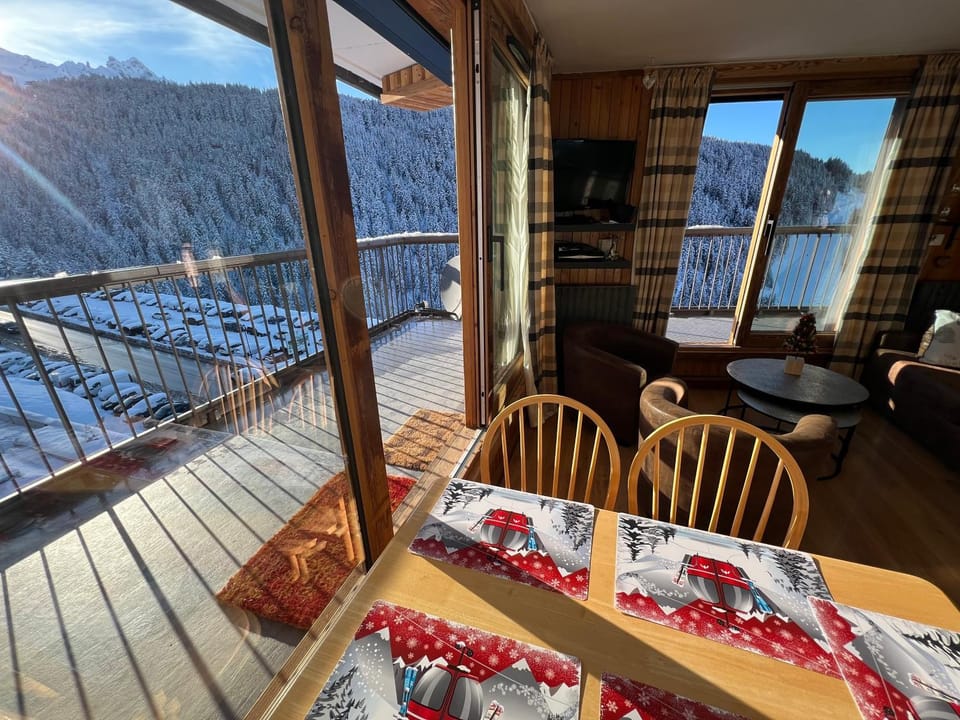 Courchevel Ski In/Ski Out Apartment in Saint-Bon-Tarentaise