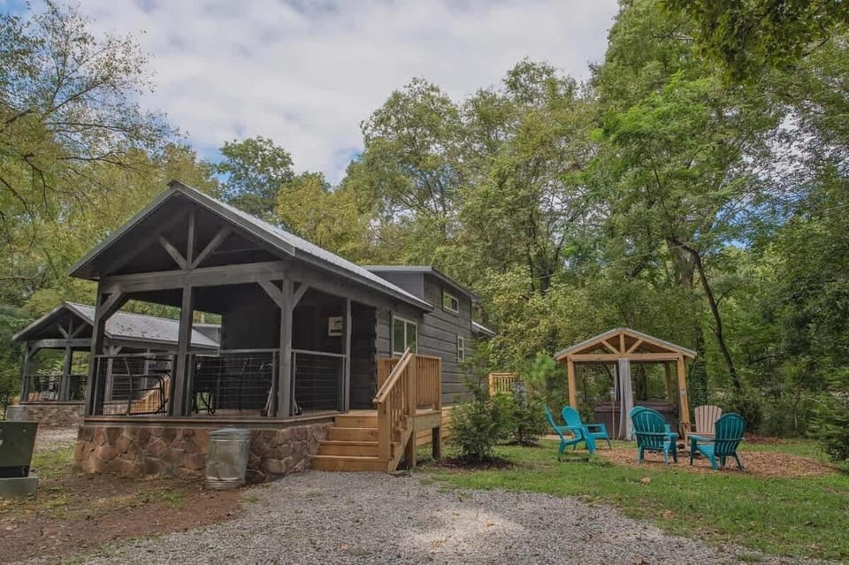 Luke Cabin Escape To Our Luxury Hot Tub Cabin Cabin in Chattanooga