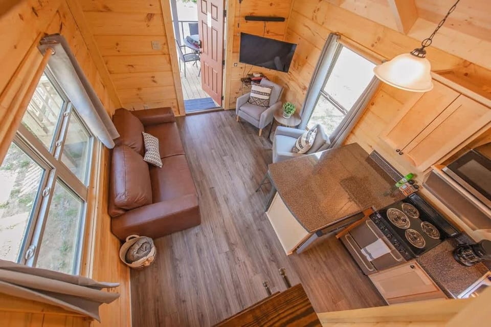 Meg Cabin Tiny Rustic Comfort On Lookout Mtn Cabin in Chattanooga