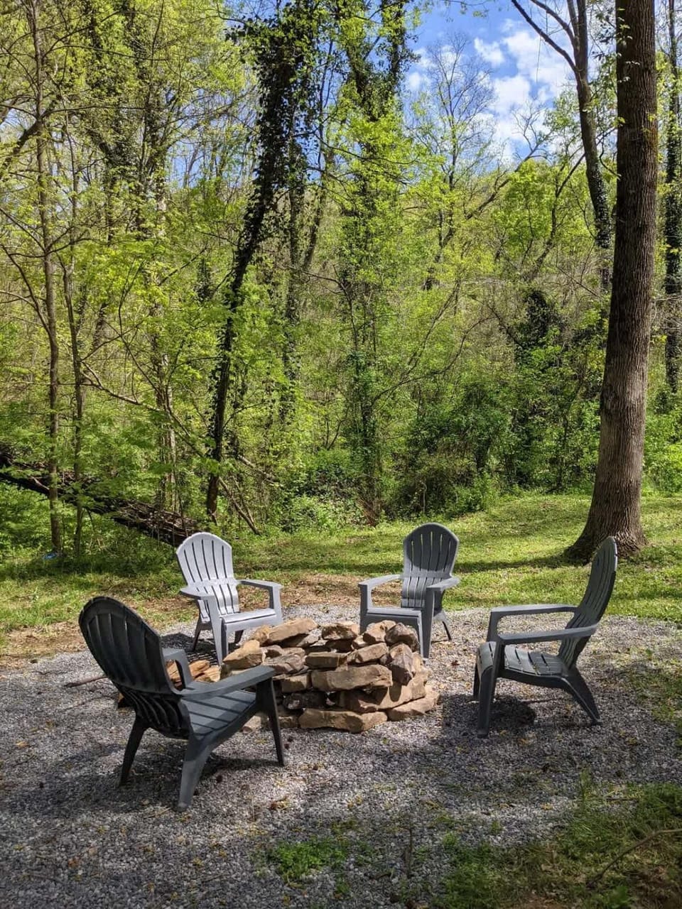 Peggers Cabin Luxury Rustic Tiny Cabin Spa Cabin in Chattanooga