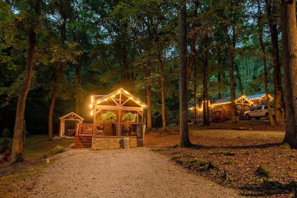 Peggers Cabin Luxury Rustic Tiny Cabin Spa Cabin in Chattanooga