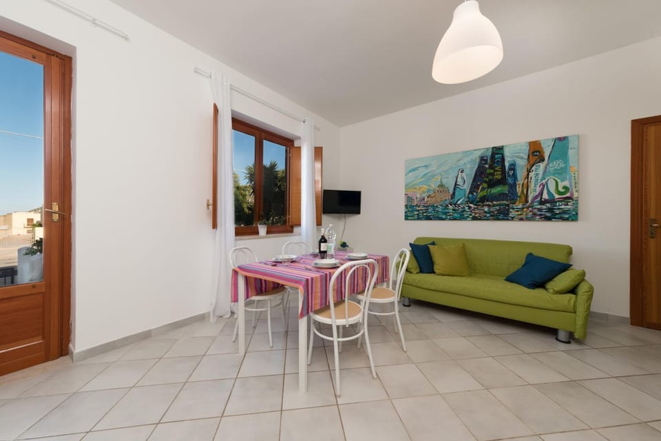 TV and multimedia, Living room, Dining area