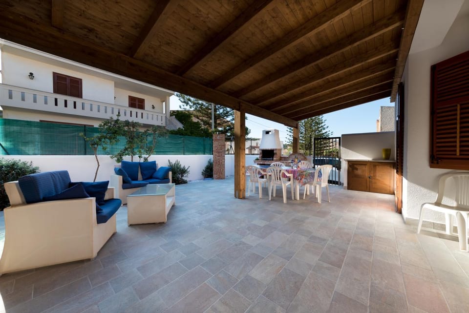 Patio, Dining area