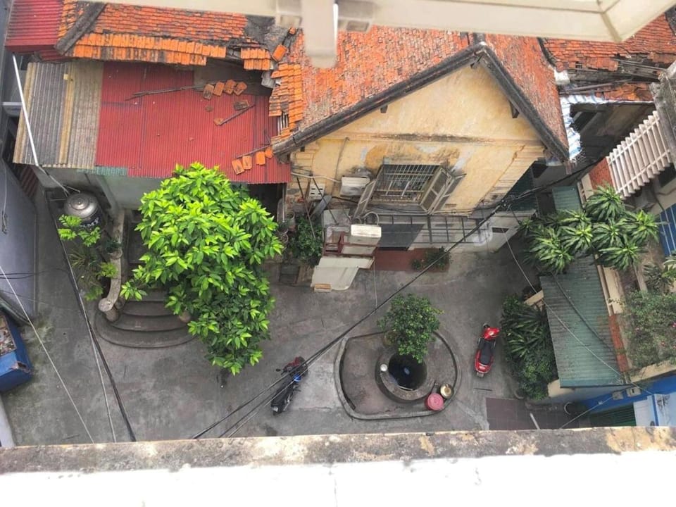 Neighbourhood, Street view, Location
