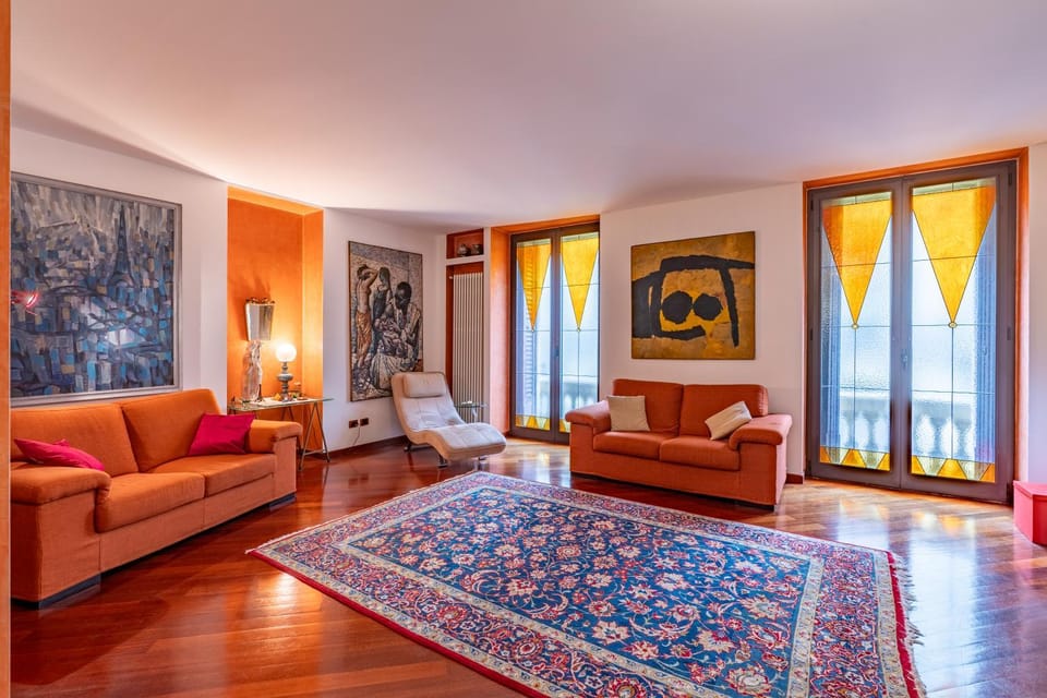 Living room, Photo of the whole room, Seating area
