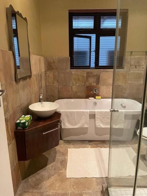 Fun-filled, cosy family home House in Port Elizabeth