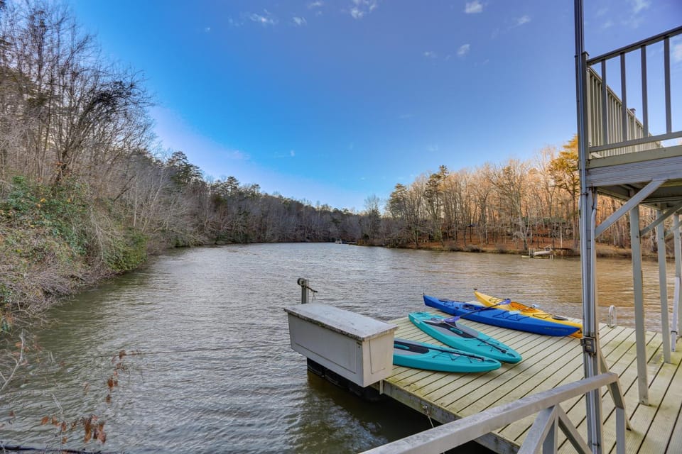 Lakefront Custom-Built Mentone Home: Game Room! House in Fort Payne