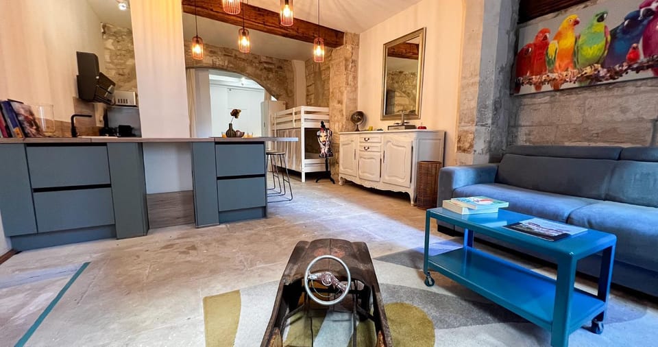 Kitchen or kitchenette, Living room, Seating area