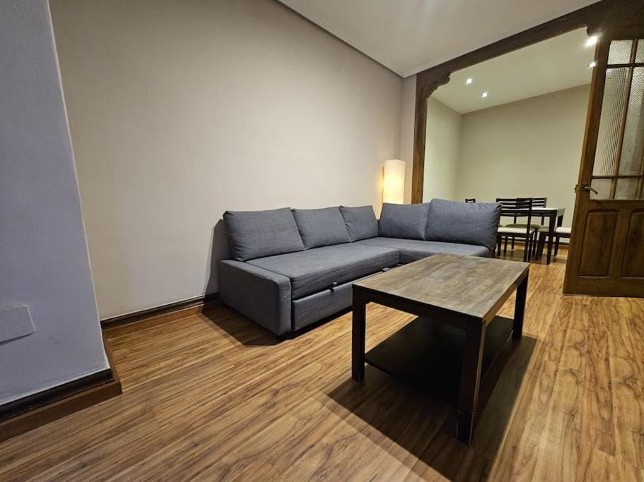 135C Apartamento moderno en la playa by R2R Consulting Apartment in Gijón