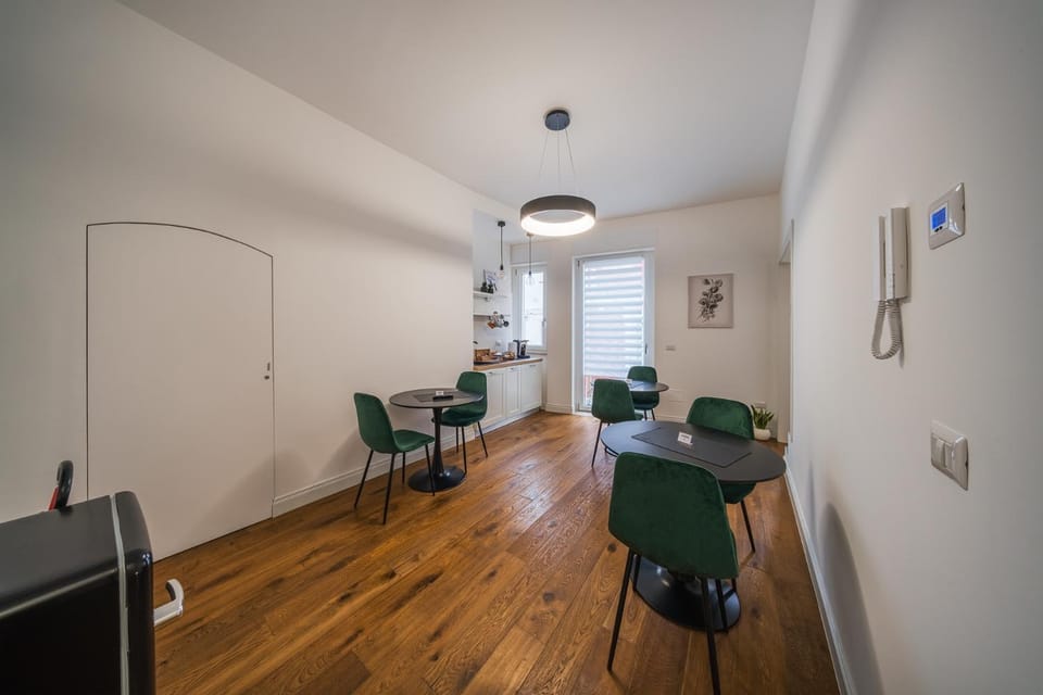 Communal lounge/ TV room, Lobby or reception, Breakfast, heating, air conditioner