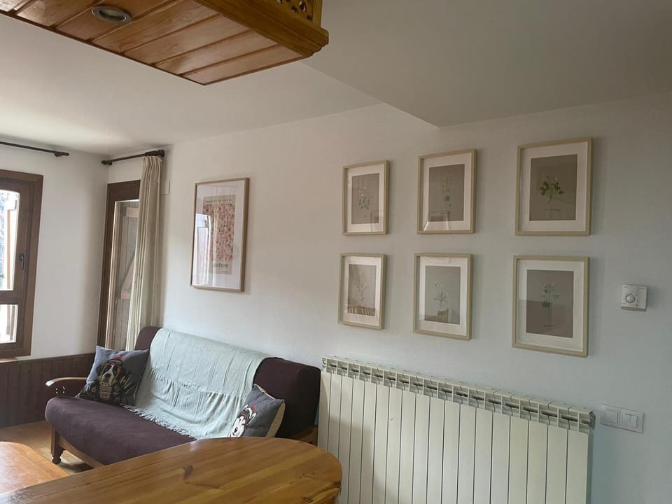 Living room, internet