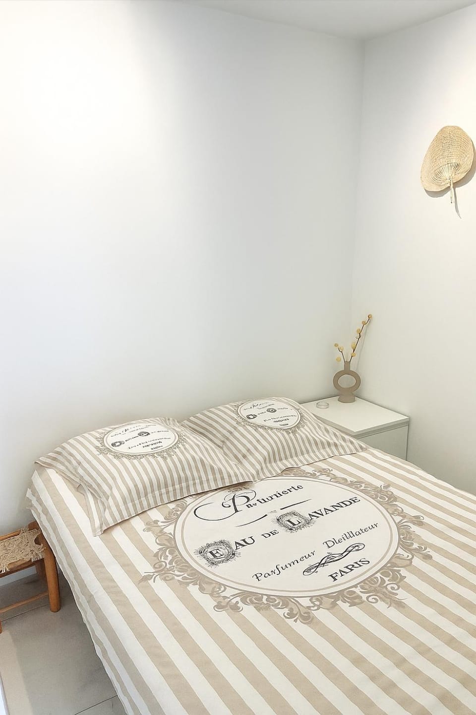 STUDIO 4 COUCHAGES - À 12 min de la plage à pied - Wifi inclus - parking et linge en option Apartment in Antibes
