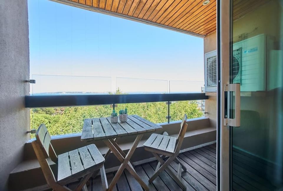 Natural landscape, View (from property/room), Balcony/Terrace, Sea view