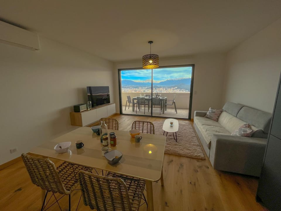 Living room, Dining area, Sea view