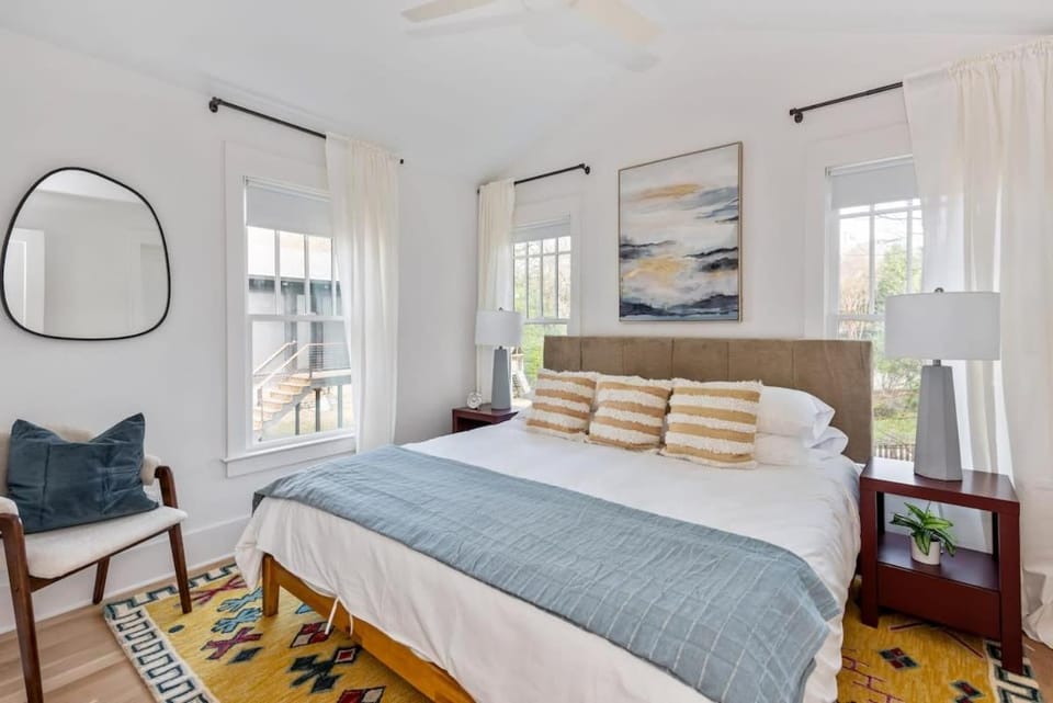 Full Bloom Apartment in Atlanta