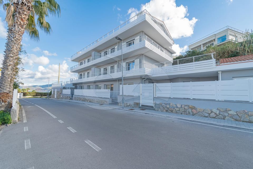 Property building, Day, Neighbourhood