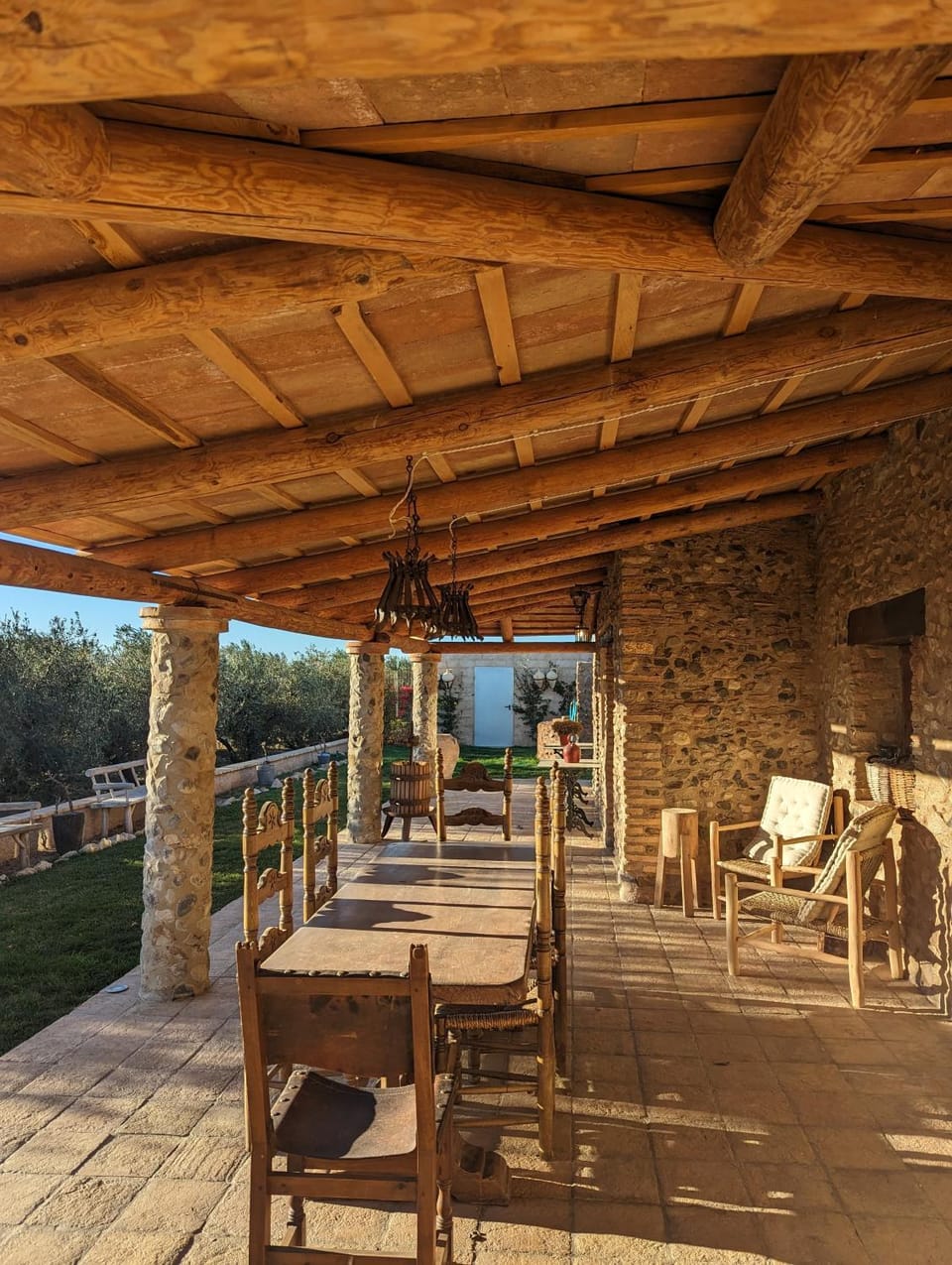 Patio, Day, Seating area, Dining area
