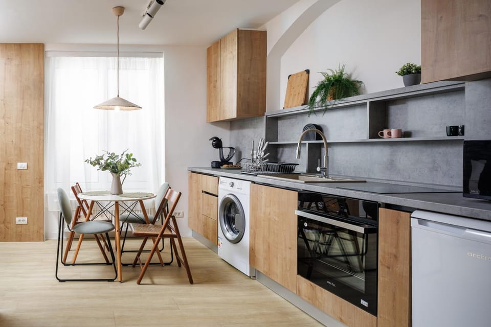Coffee/tea facilities, Kitchen or kitchenette, Seating area, Dining area, minibar, pet friendly, stove, toaster, washing machine