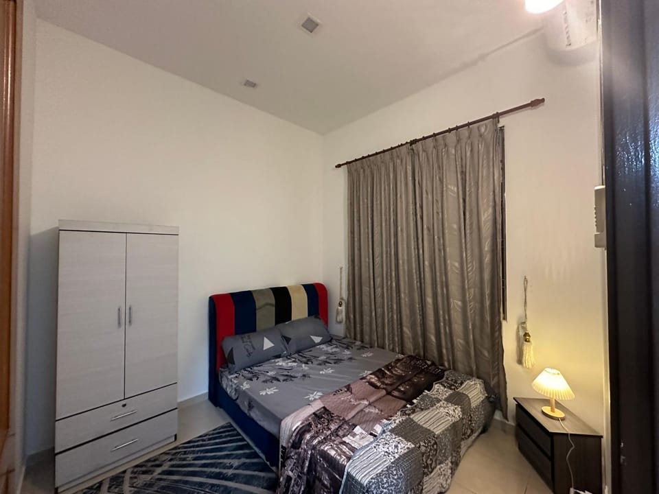 Bed, Photo of the whole room, Bedroom, wardrobe, air conditioner