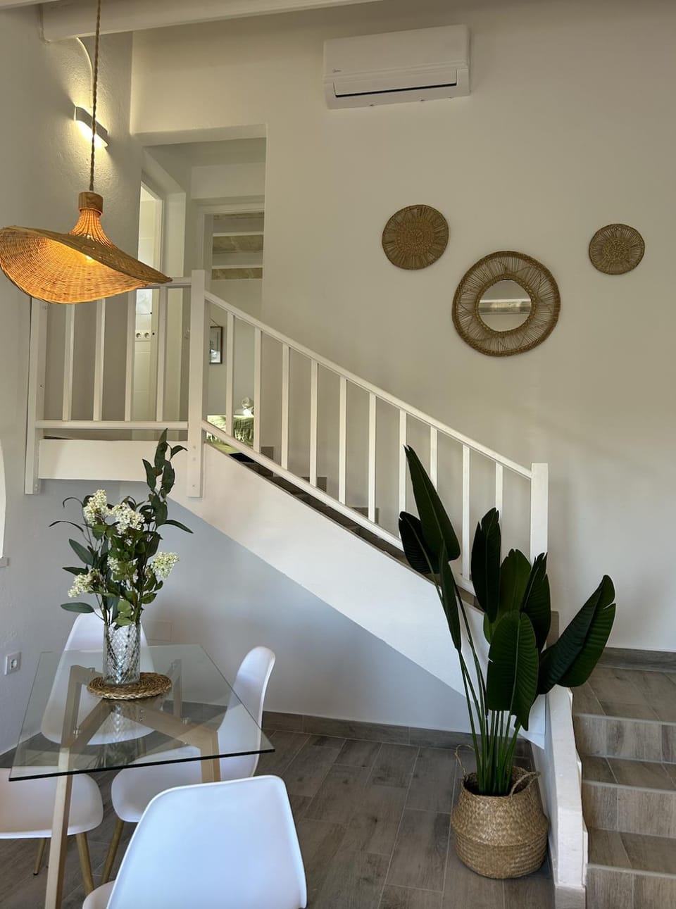 Living room, air conditioner