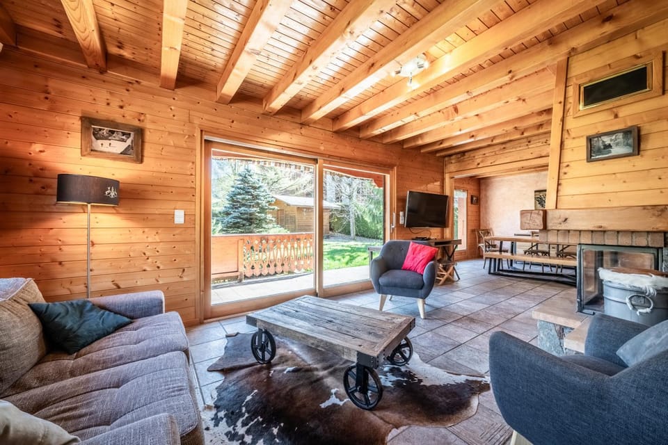 Property building, Living room