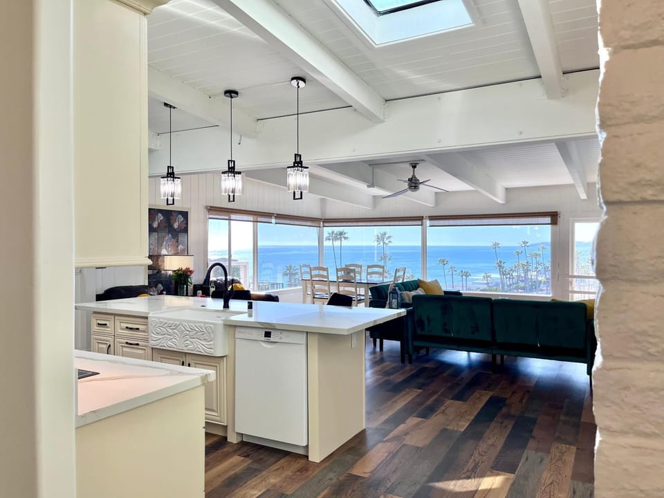 Panoramic Ocean View Cottage Unit #4 House in San Clemente