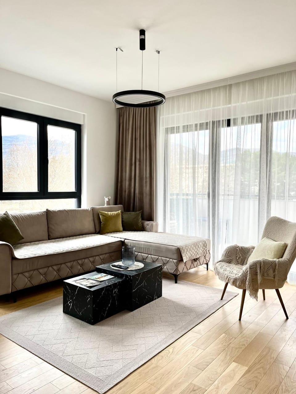 Living room, Seating area