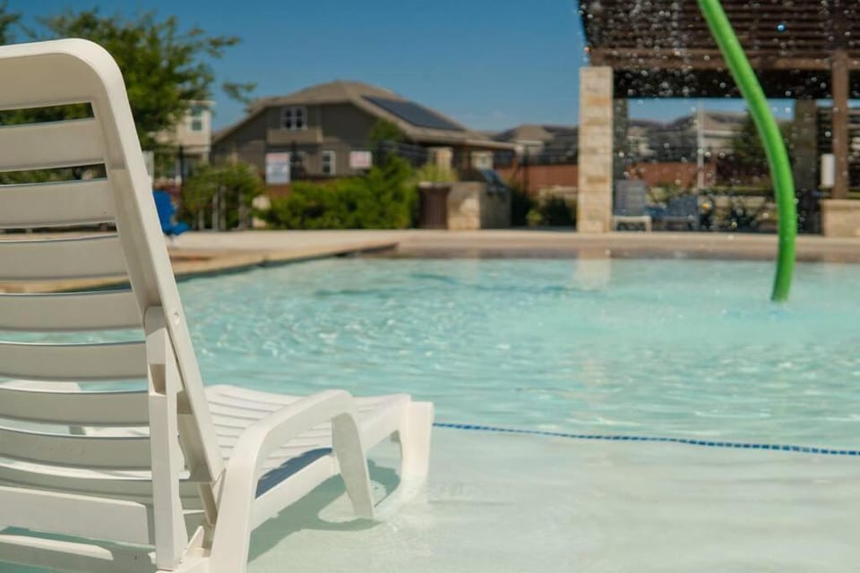 Pool view, Swimming pool, sunbed