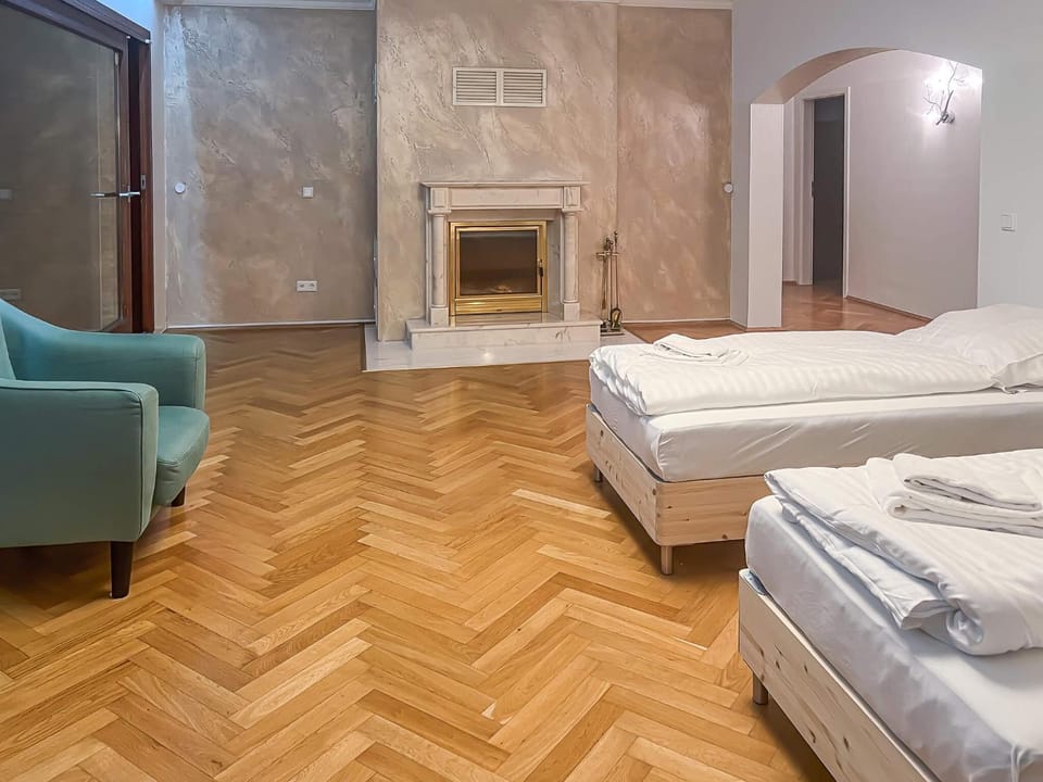 Bed, Photo of the whole room, Bedroom, flat iron, towels