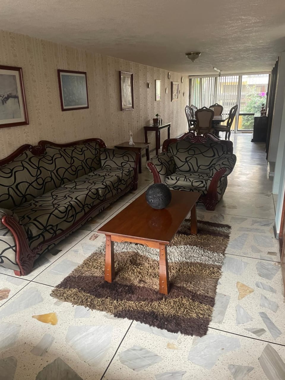Communal lounge/ TV room