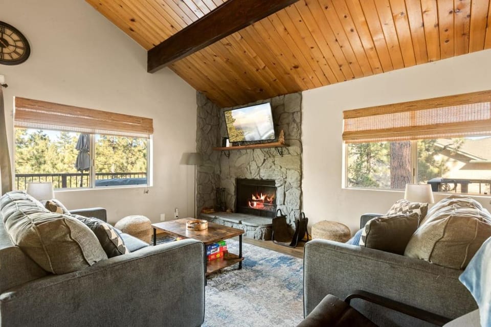 Misty Tree Top Chalet House in Big Bear