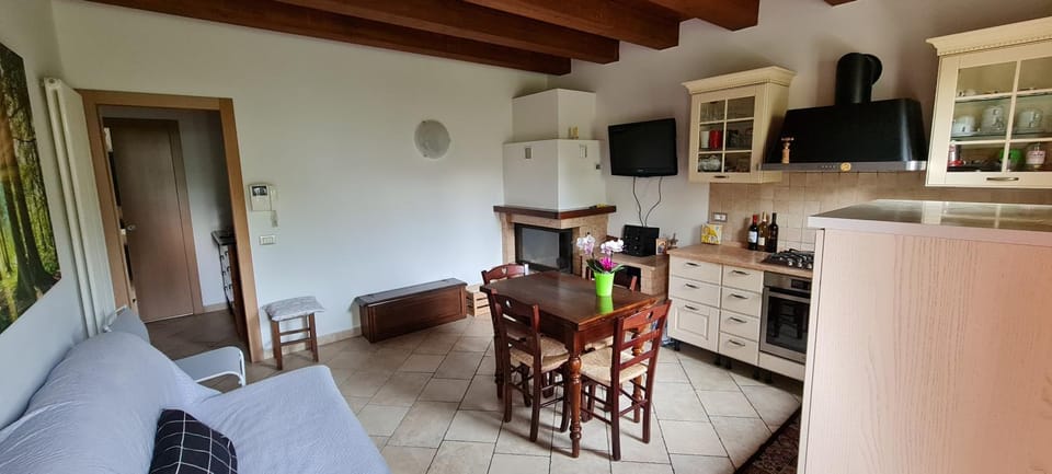 Kitchen or kitchenette, flat iron