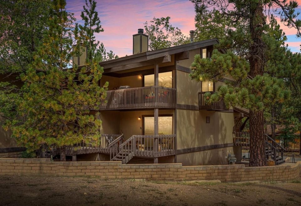 NEW Summit Lookout House in Big Bear