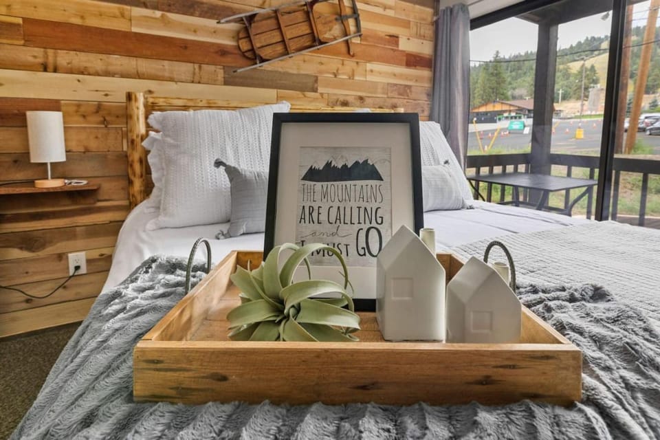 NEW Summit Lookout House in Big Bear