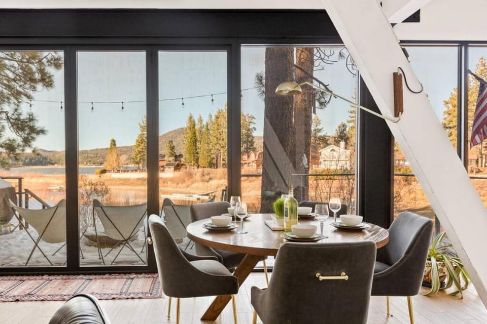 Mountain Top Modern Lakefront in Sunset Magazine House in Big Bear