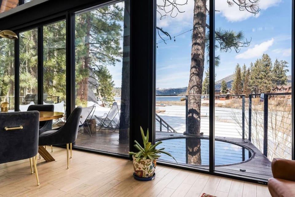 Mountain Top Modern Lakefront in Sunset Magazine House in Big Bear