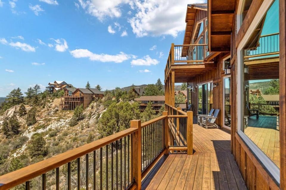 Hidden Haven Estate in Big Bear Lake House in Big Bear