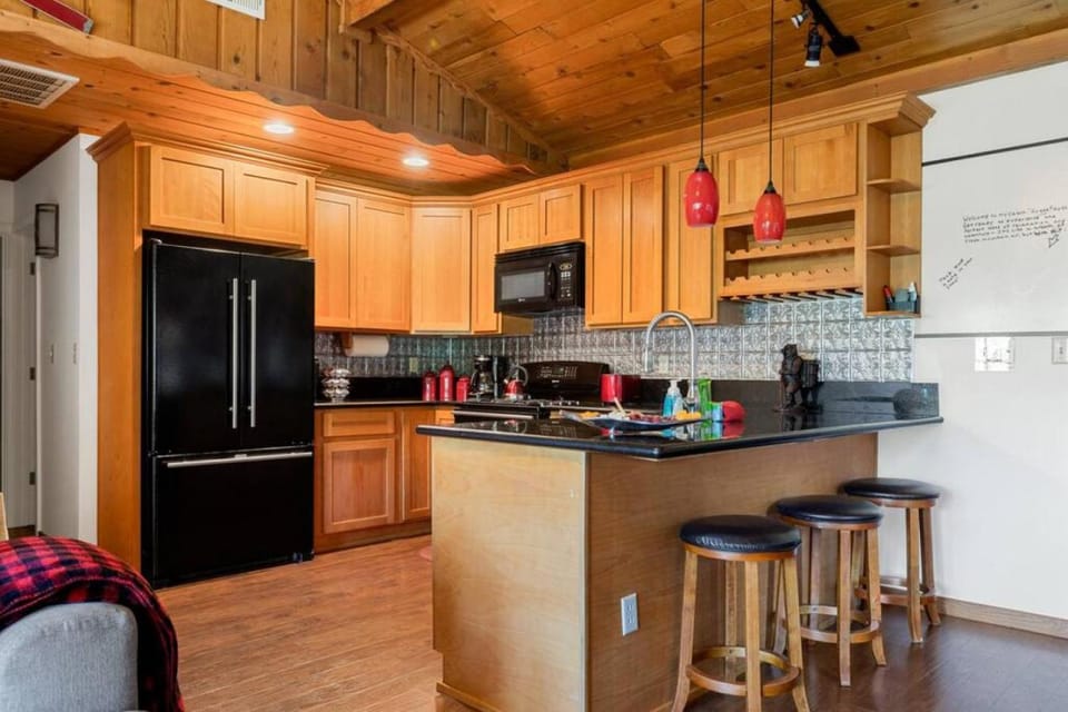 Hygge Frosk House in Big Bear