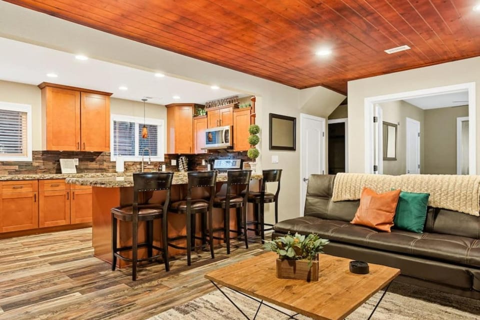 Beary Peaceful House in Southern California