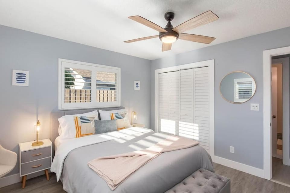 Bed, Bedroom