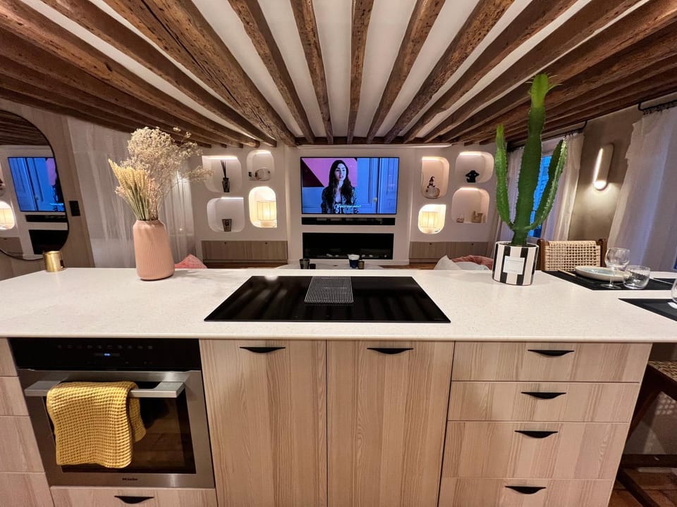 TV and multimedia, Kitchen or kitchenette