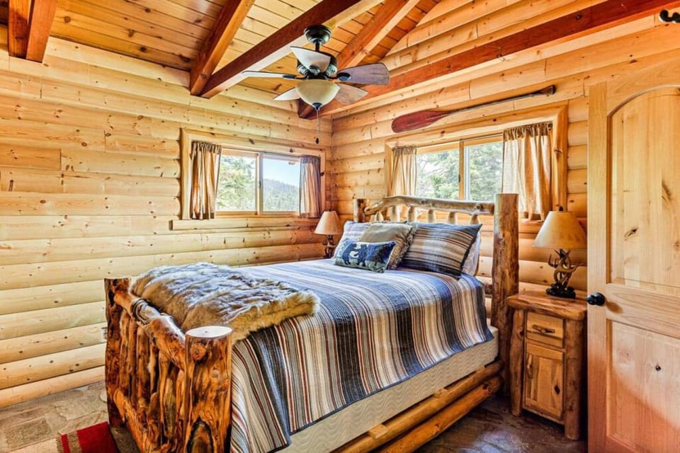Bed, Photo of the whole room