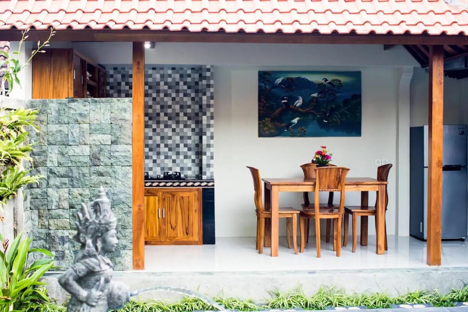 Property building, Patio, Day, Dining area