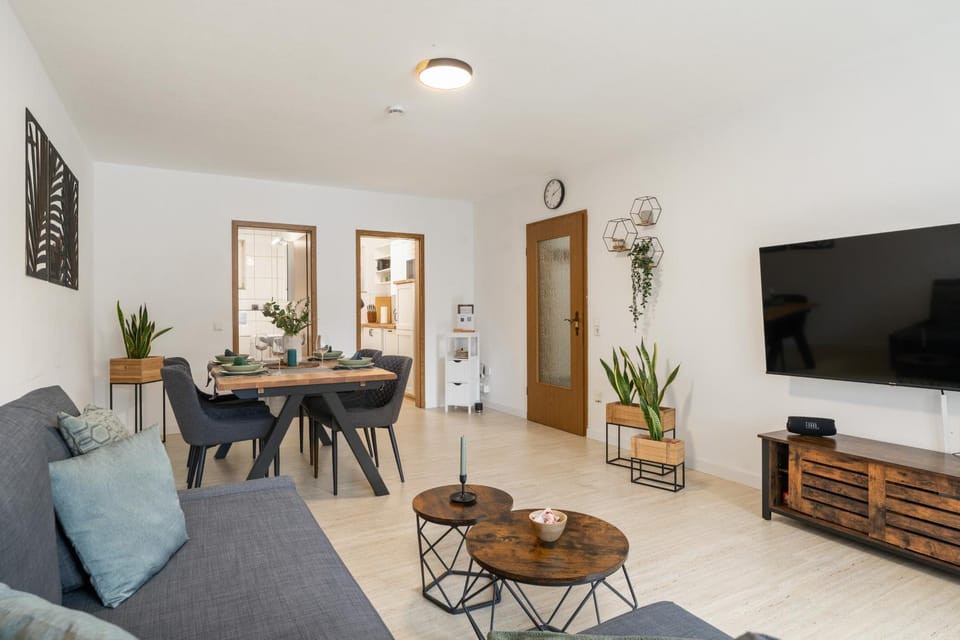 TV and multimedia, Living room, Dining area