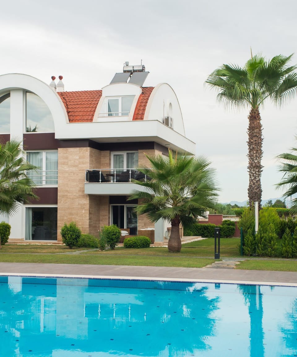 Property building, Balcony/Terrace, Swimming pool