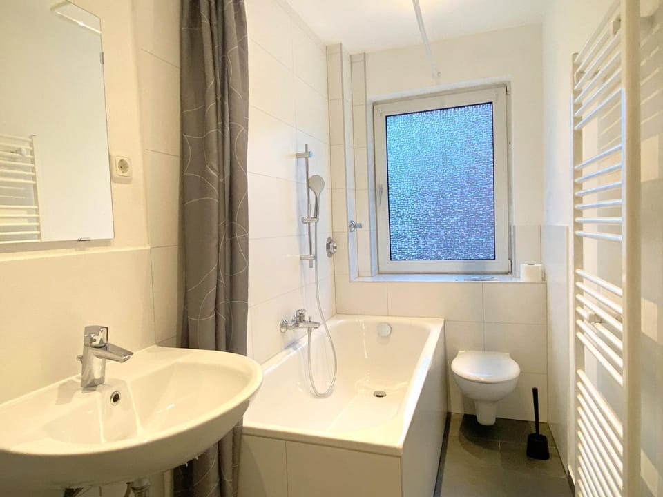 Shower, Toilet, Bathroom, Bath