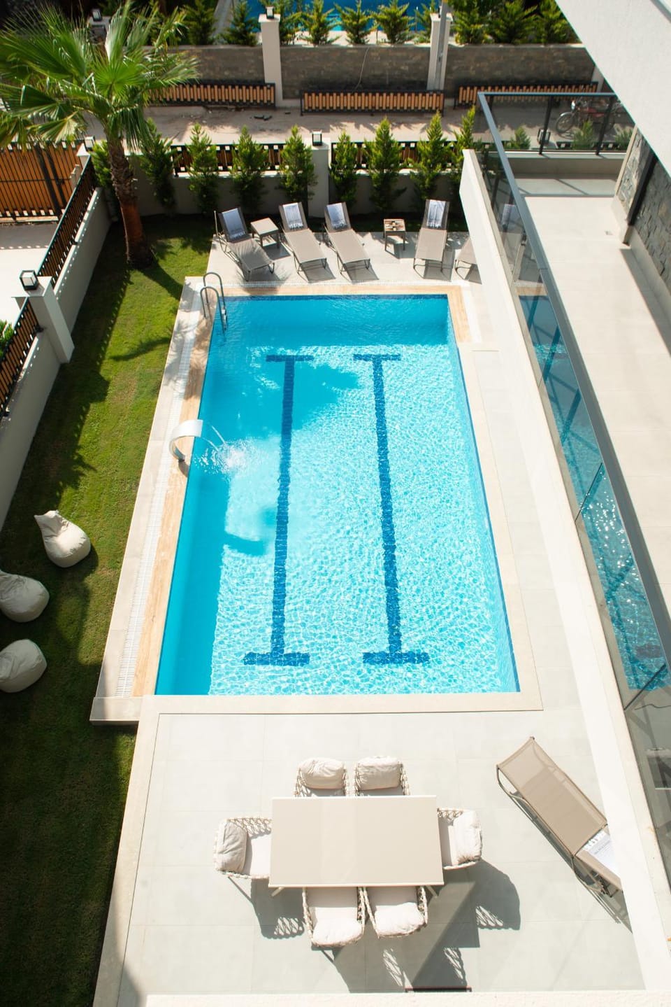 Garden, Swimming pool
