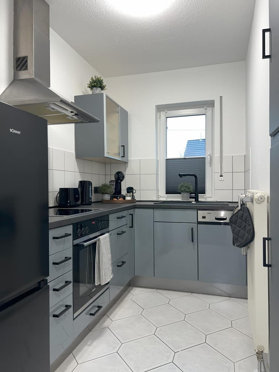 Kitchen or kitchenette, dishwasher, pet friendly, stove, toaster