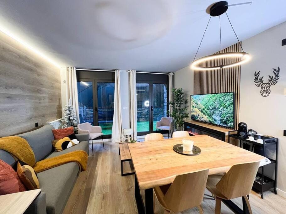 Luxe&Modern In Canillo, 1 Min Walk To Slopes l by BonesVacances Apartment in Andorra