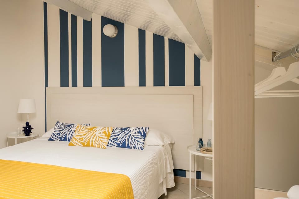 Other, Photo of the whole room, Decorative detail, Bedroom